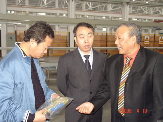 中國紡織報社長遲宗君、副主編張澤華視察我司
